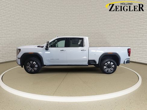 New 2026 GMC Sierra 3500 Denali w/ Denali Reserve Package image 8