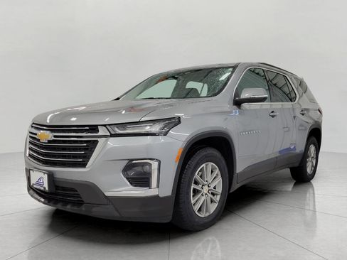 Used 2023 Chevrolet Traverse LT image 13