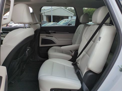 Certified 2025 Kia Telluride S FWD image 14