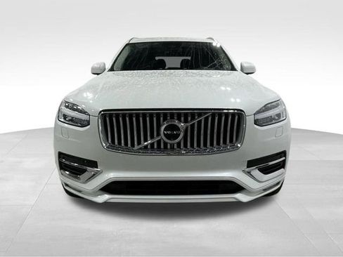 Used 2024 Volvo XC90 B5 Plus w/ Protection Package Premier image 3