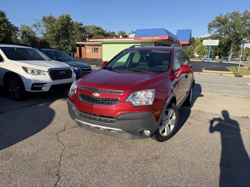 Used 2014 Chevrolet Captiva Sport LS FWD image 2