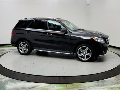 Used 2016 Mercedes-Benz GLE 400 4MATIC w/ Parking Assist Package image 4