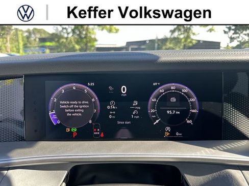 New 2026 Volkswagen Tiguan SE R-Line FWD image 19