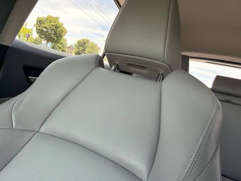 Used 2022 Toyota Venza XLE AWD/4WD image 15