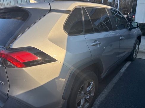 Used 2022 Toyota RAV4 XLE w/ Convenience Package image 18