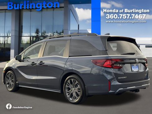 New 2026 Honda Odyssey Touring image 4