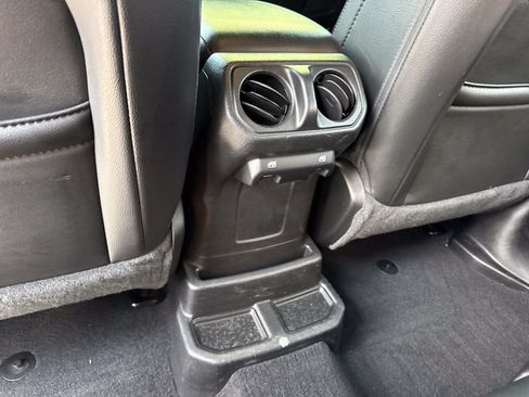 Used 2021 Jeep Wrangler Unlimited Sport AWD/4WD image 11