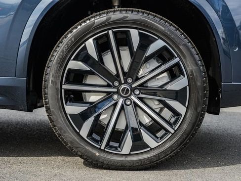 New 2026 Volvo XC90 T8 Plus w/ Protection Package Premier image 17