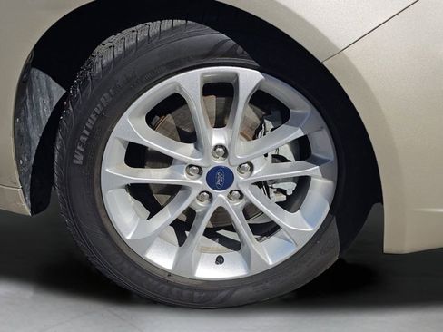 Used 2019 Ford Fusion SE image 31