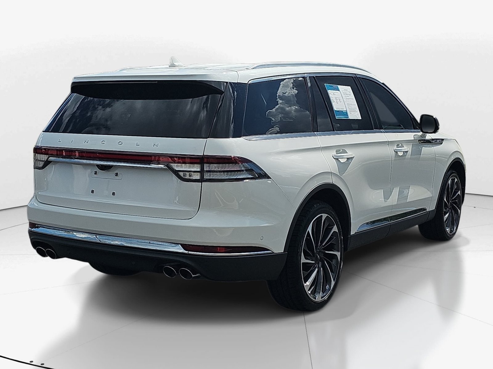Used 2022 Lincoln Aviator Reserve w/ Equipment Group 201A AWD/4WD image 6