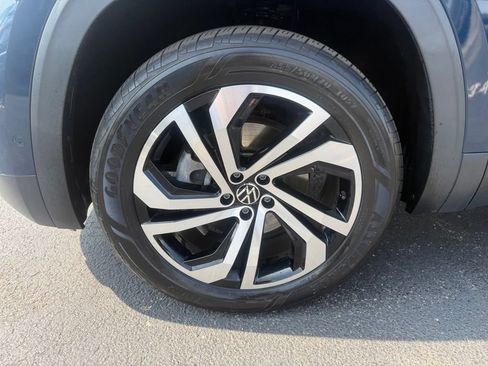 Used 2021 Volkswagen Atlas SEL Premium AWD/4WD image 15