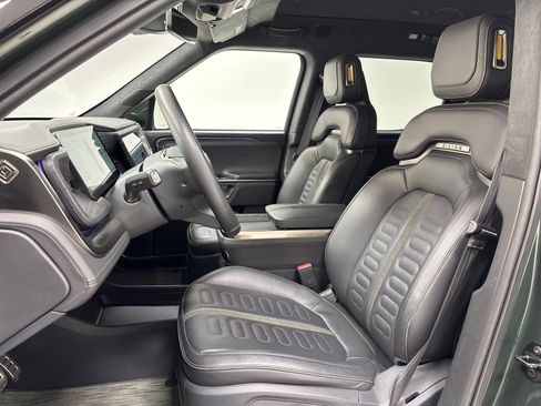 Used 2023 Rivian R1T Adventure image 20