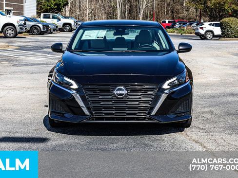 Used 2025 Nissan Altima 2.5 SV image 10