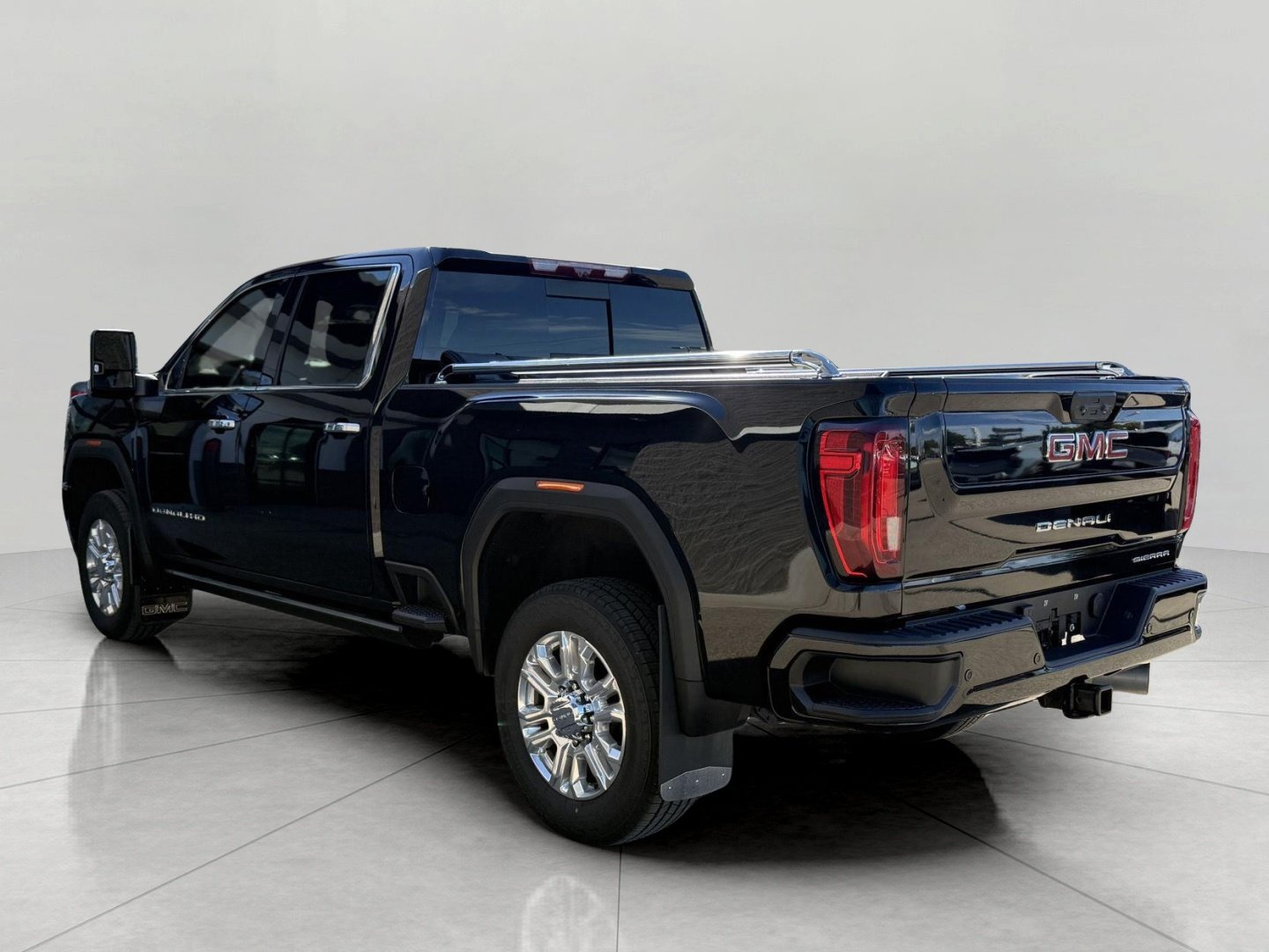 Used 2023 GMC Sierra 3500 Denali w/ Denali Black Diamond Edition AWD/4WD image 10