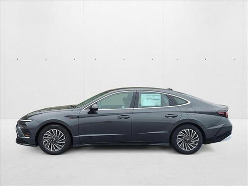 New 2025 Hyundai Sonata Limited image 10