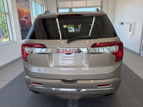 Used 2022 GMC Acadia Denali w/ Denali Ultimate Package AWD/4WD image 8