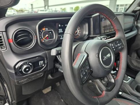 Used 2025 Jeep Wrangler Unlimited Rubicon image 18