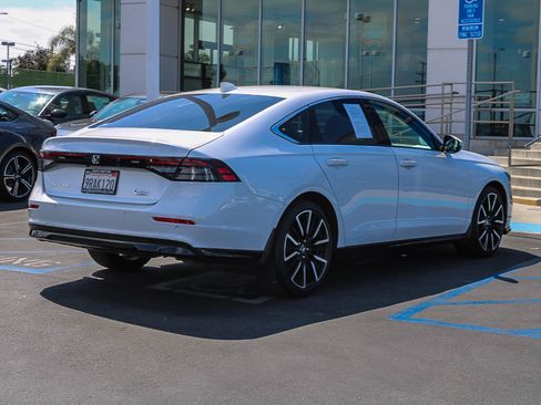 Used 2025 Honda Accord Touring image 7
