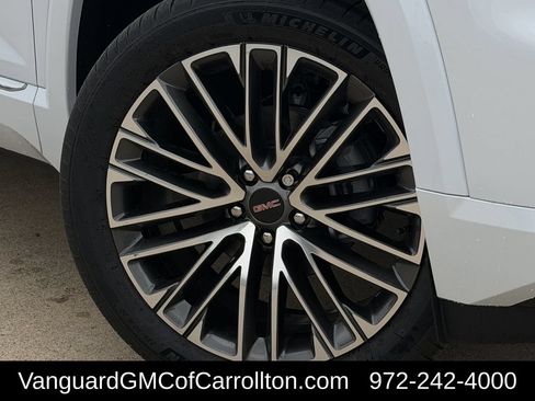 New 2027 GMC Terrain Denali w/ LPO, Floor Liner Package AWD/4WD image 9