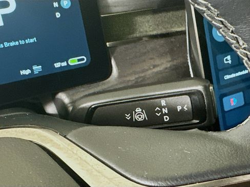 Used 2022 Rivian R1T Adventure image 24