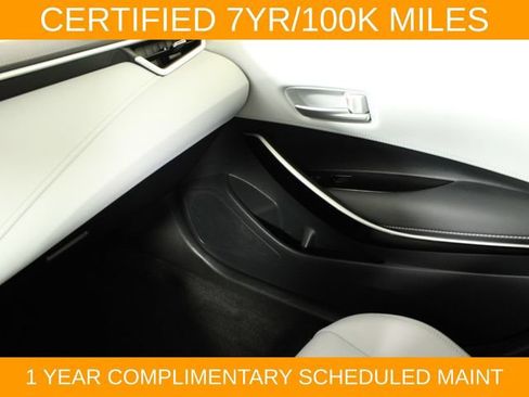 Used 2025 Toyota Corolla XSE FWD image 16