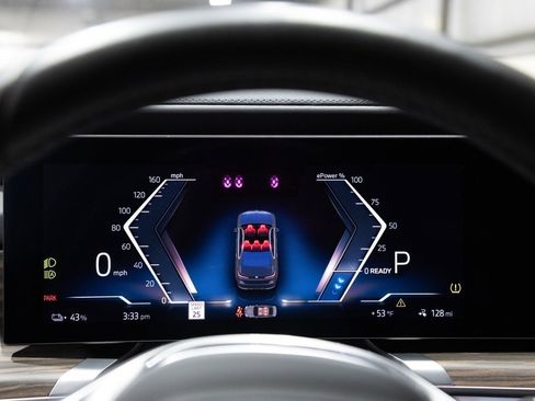 Used 2025 BMW i7 xDrive60 image 57