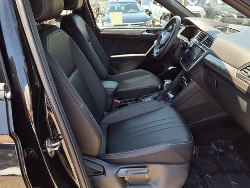 Certified 2023 Volkswagen Tiguan SE R-Line FWD image 26
