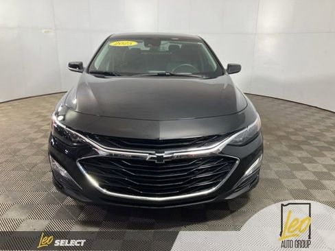 Used 2025 Chevrolet Malibu RS FWD image 9