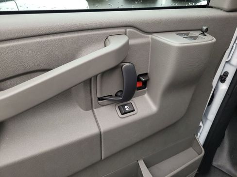 New 2025 Chevrolet Express 2500 Work Van image 14