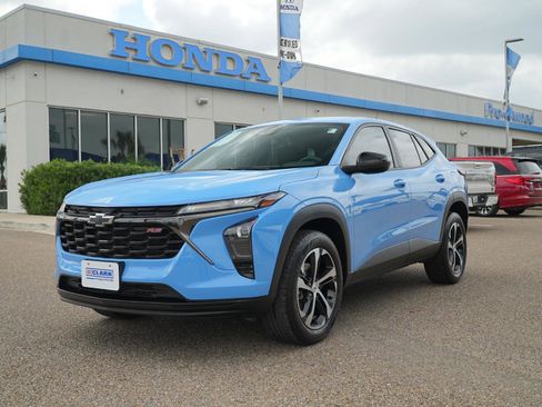 Used 2024 Chevrolet Trax RS w/ Driver Confidence Package image 1