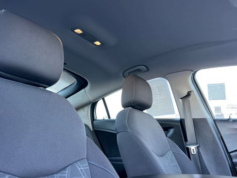 Used 2018 Chevrolet Volt LT image 17