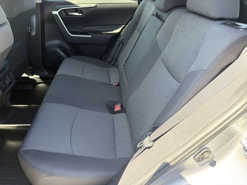 Certified 2021 Toyota RAV4 XLE w/ Convenience Package FWD image 31