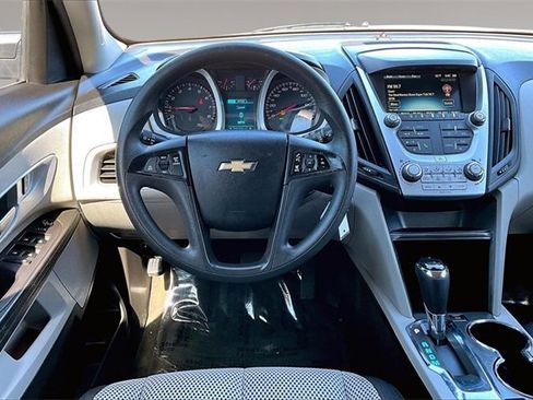 Used 2017 Chevrolet Equinox LS image 8