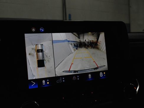 Used 2023 Chevrolet Colorado Trail Boss w/ LPO, Dark Essentials Package image 19