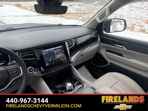 Used 2022 Jeep Wagoneer Series III w/ Premium Group I image 49