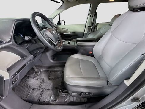 Certified 2024 Toyota Sienna XLE w/ XLE Plus Package image 21