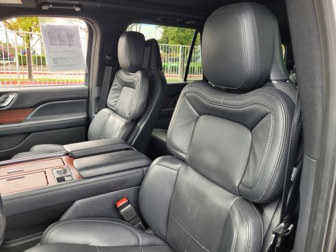 Used 2023 Lincoln Navigator Reserve image 22