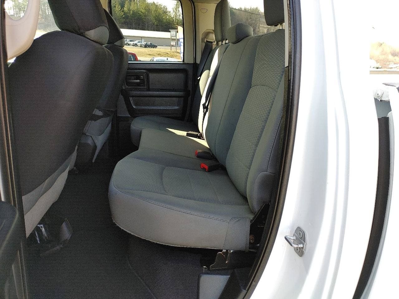 Used 2016 RAM 1500 Express AWD/4WD image 9