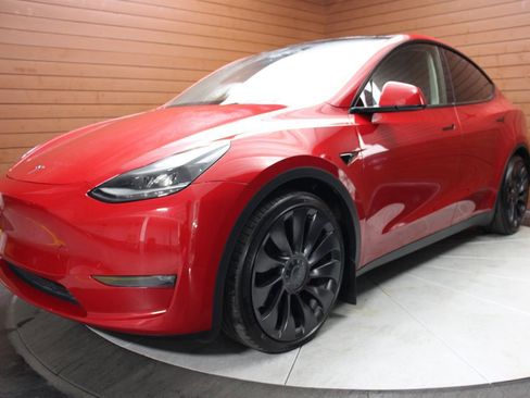 Used 2023 Tesla Model Y Performance image 5