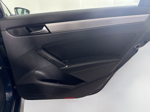 Used 2020 Volkswagen Passat 2.0T SE w/ Sunroof Package image 28