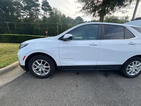 Used 2023 Chevrolet Equinox LT FWD image 2