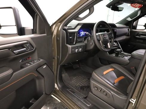 Used 2023 GMC Sierra 1500 AT4 w/ AT4 Premium Package image 9