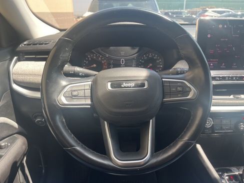 Used 2022 Jeep Compass Latitude image 34