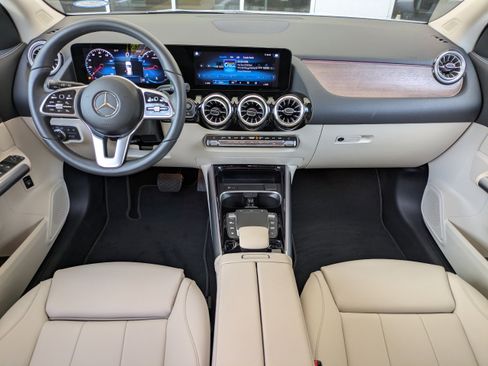 Used 2023 Mercedes-Benz GLA 250 image 16