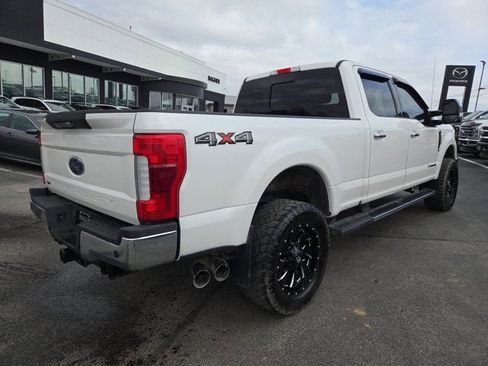 Used 2019 Ford F250 Lariat w/ Chrome Package image 5