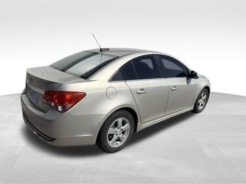Used 2015 Chevrolet Cruze LT FWD image 3