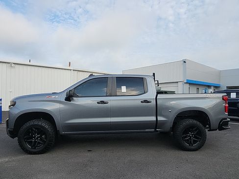 Used 2021 Chevrolet Silverado 1500 LT Trail Boss w/ Convenience Package II AWD/4WD image 2