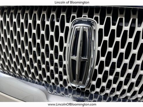 Certified 2022 Lincoln Navigator Reserve AWD/4WD image 11