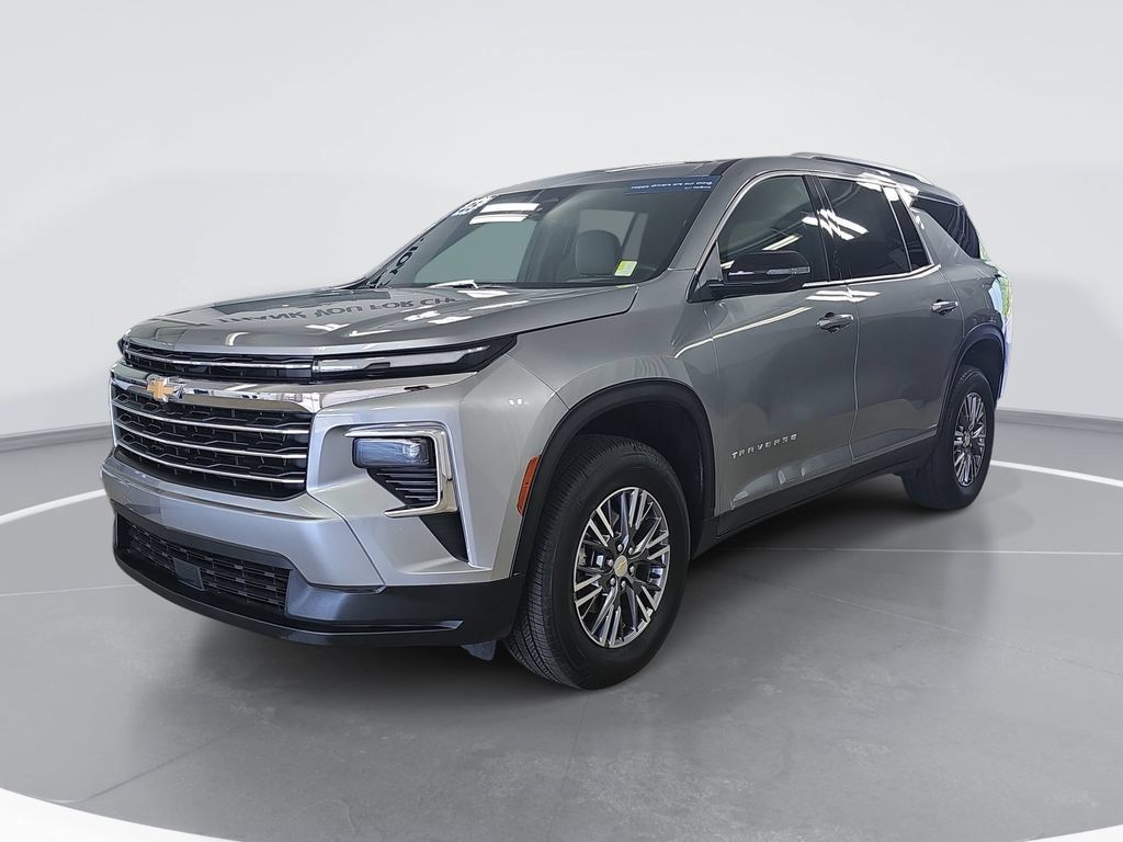 Used 2025 Chevrolet Traverse LT FWD image 9