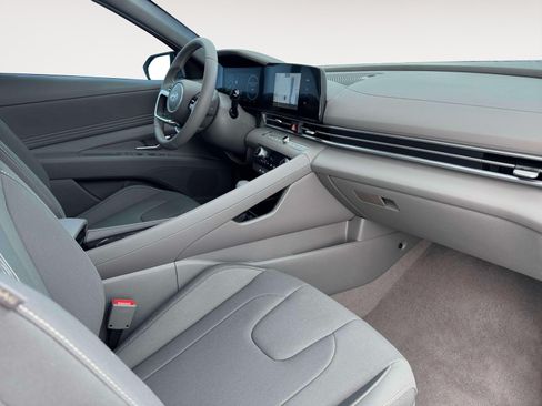 New 2026 Hyundai Elantra SEL FWD image 15